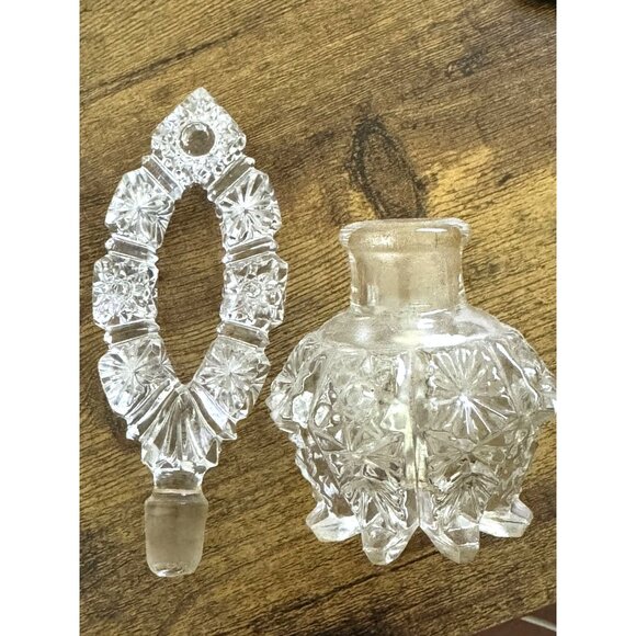 Vintage Crystal Perfume Bottle With Ornate Stopper - Picture 6 of 6